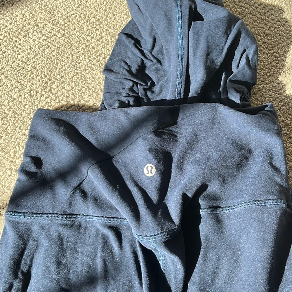 LAST CHANCE Lululemon leggings size  6